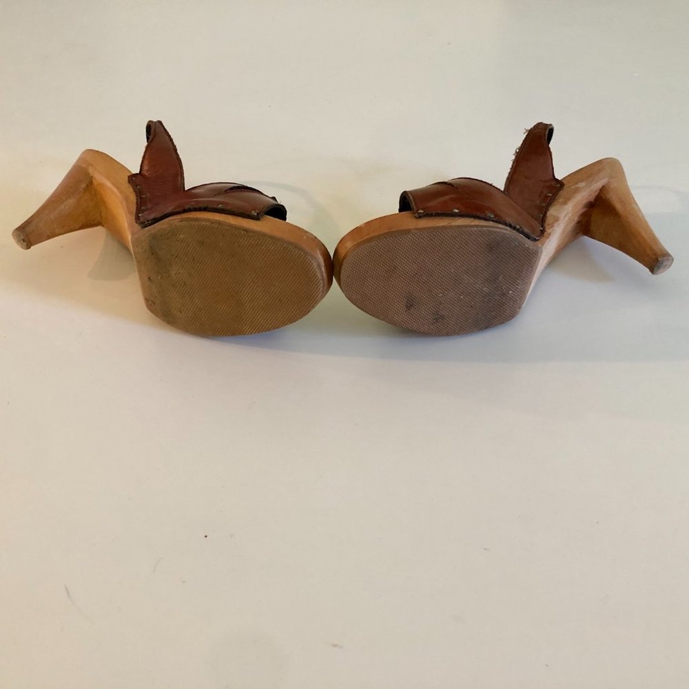 Vintage BareTraps Bare Traps 70s Wood Platform Sandals Heels Shoes - Picture 4 of 8
